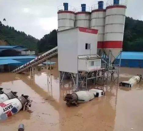 大雨過(guò)后，就知道混凝土攪拌站選址有多么重要了